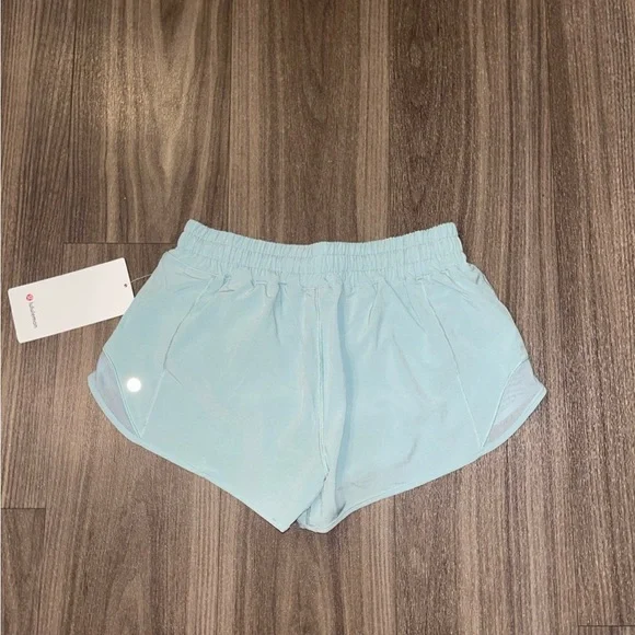 Lululemon Hotty Hot 2.5” Shorts
